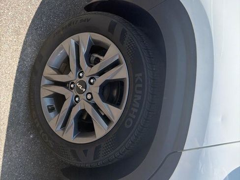Used 2023 Kia Seltos S AWD/4WD image 5