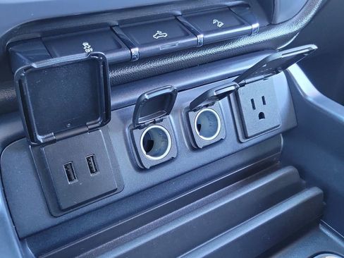 Used 2018 GMC Sierra 1500 SLE w/ SLE Value Package image 12