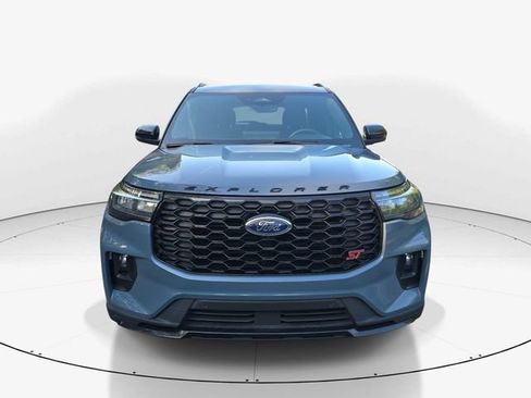Used 2025 Ford Explorer ST RWD image 11