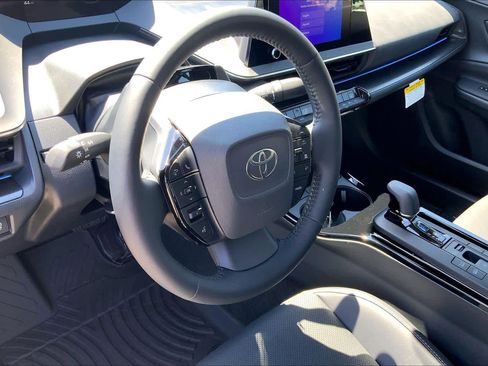 New 2026 Toyota Prius Plug-In Hybrid FWD image 8