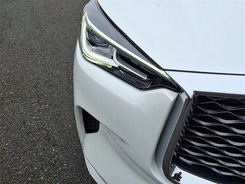 Used 2023 INFINITI QX50 Luxe image 10