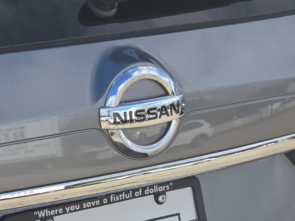 Used 2018 Nissan Rogue SL w/ Premium Package AWD/4WD image 10