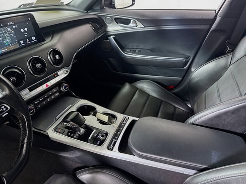 Used 2019 Kia Stinger GT2 image 25