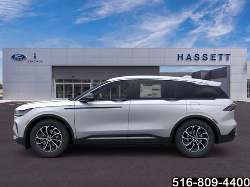 Used 2026 Lincoln Nautilus Premier w/ Equipment Group 102A AWD/4WD image 4