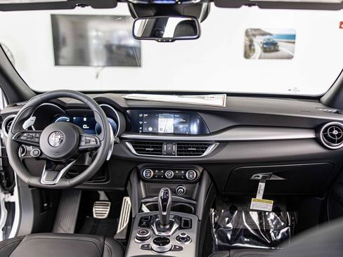 New 2025 Alfa Romeo Stelvio Sprint image 36