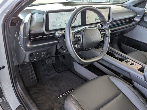 Used 2025 Hyundai Ioniq 6 SEL image 13