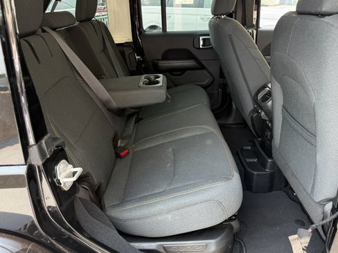 Used 2024 Jeep Wrangler Unlimited Sahara AWD/4WD image 16