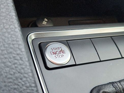 Used 2016 Volkswagen Jetta SE FWD image 23