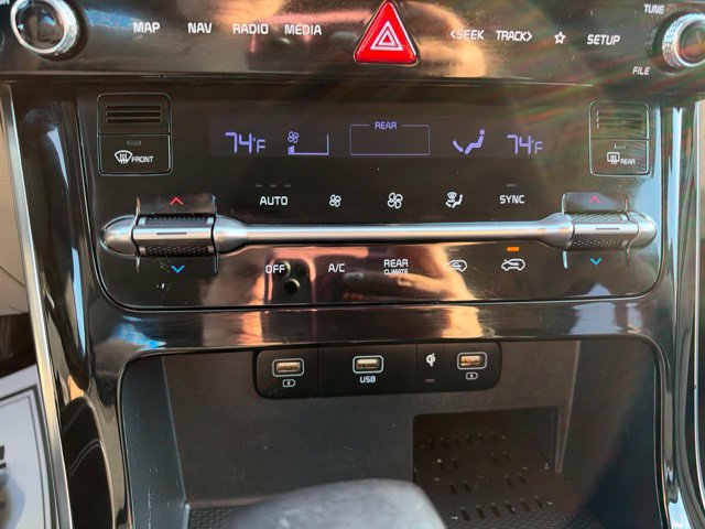 Used 2022 Kia Carnival EX FWD image 26