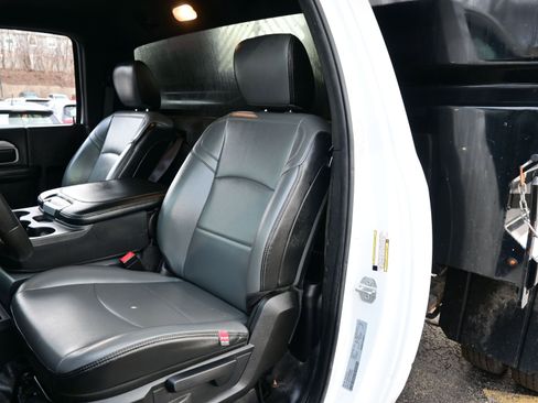 Used 2021 RAM 5500 Tradesman image 17