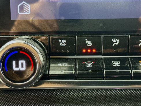 Used 2023 Chevrolet Colorado Z71 w/ Z71 Convenience Package 2 image 21