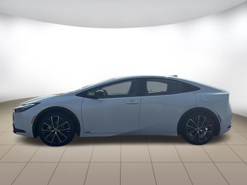 Used 2024 Toyota Prius Limited AWD/4WD image 4