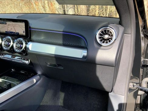 New 2026 Mercedes-Benz GLB 250 4MATIC image 10