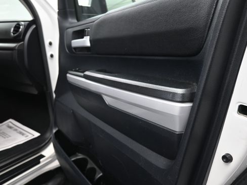 Used 2018 Toyota Tundra SR5 image 26