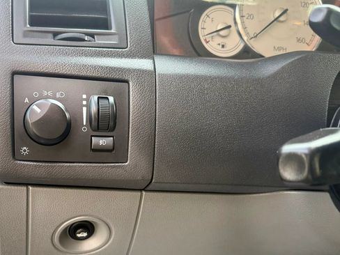 Used 2005 Chrysler 300 C w/ Cold Weather Group RWD image 20
