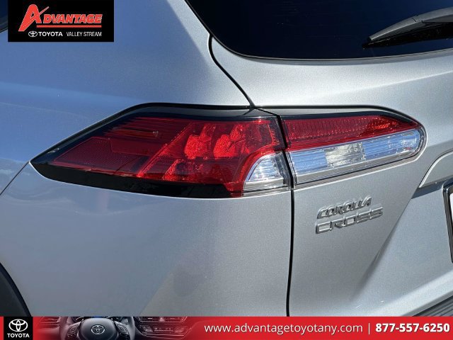 Certified 2024 Toyota Corolla Cross LE w/ Moonroof Package AWD/4WD image 13