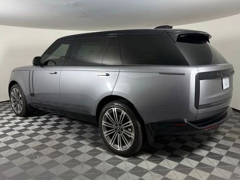 New 2025 Land Rover Range Rover Long Wheelbase SE image 5