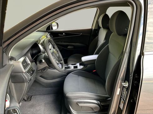 Used 2020 Kia Sorento LX FWD image 21