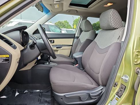 Used 2010 Kia Soul ! FWD image 13