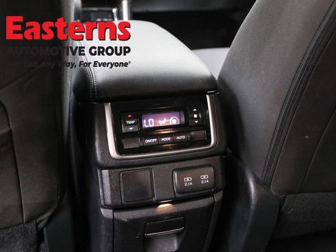 Used 2022 Subaru Ascent Premium w/ Convenience Package image 23