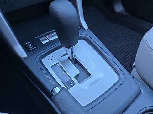 Used 2017 Subaru Forester 2.5i Premium w/ All-Weather Package image 19