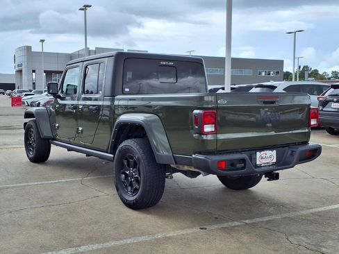 Used 2022 Jeep Gladiator Sport AWD/4WD image 2