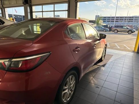 Used 2017 Toyota Yaris iA FWD image 8