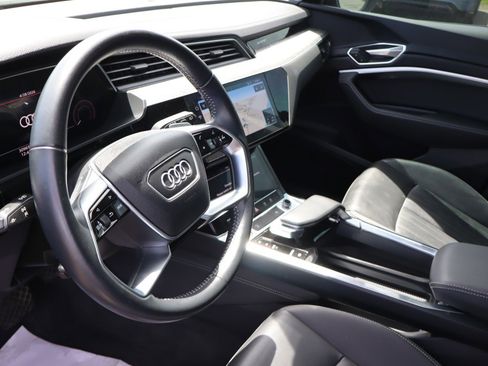 Used 2021 Audi e-tron Premium w/ Convenience Plus Package AWD/4WD image 9