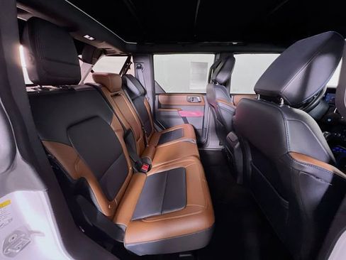 Used 2023 Ford Bronco Outer Banks image 41