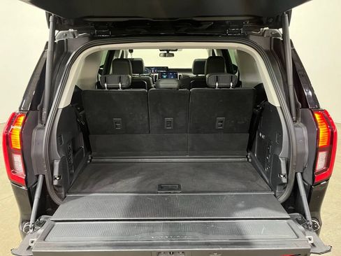 Used 2025 Ford Expedition Active AWD/4WD image 13