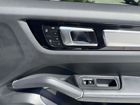 Certified 2023 Porsche Cayenne S Platinum AWD/4WD image 20