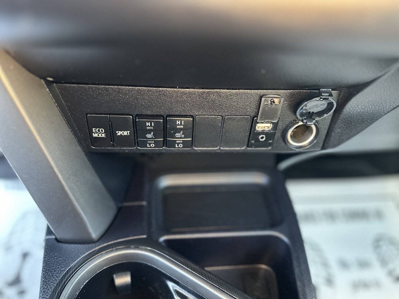 Used 2018 Toyota RAV4 SE w/ Power Extra Value Package AWD/4WD image 22