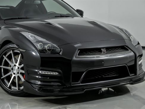 Used 2012 Nissan GT-R Black Edition AWD/4WD image 3