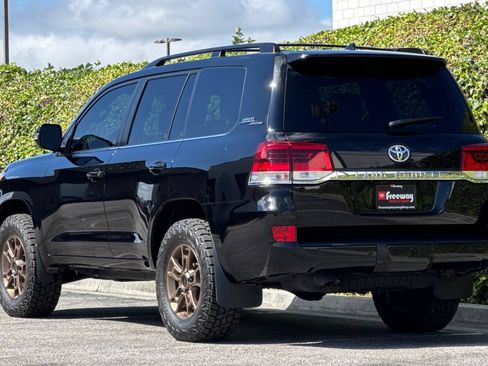 Used 2020 Toyota Land Cruiser Heritage Edition AWD/4WD image 6
