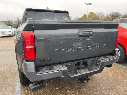 Used 2025 Toyota Tacoma SR5 image 7