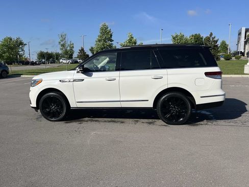 Used 2024 Lincoln Navigator Black Label AWD/4WD image 2