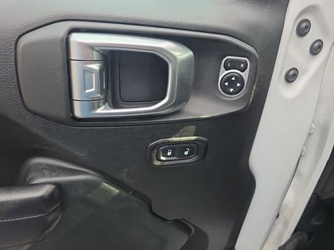 Used 2018 Jeep Wrangler Unlimited Sport S image 14