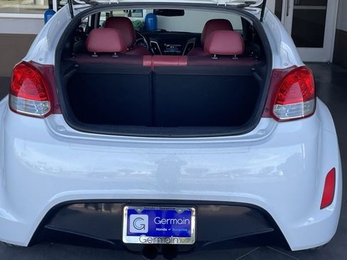 Used 2013 Hyundai Veloster w/ Style Pkg image 20