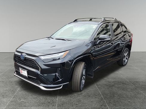 Certified 2023 Toyota RAV4 SE image 10