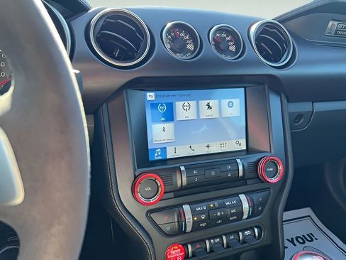 Used 2016 Ford Mustang Shelby GT350 w/ Technology Package image 27