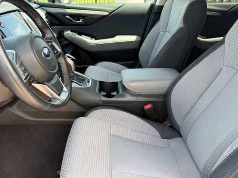 Used 2025 Subaru Outback Premium AWD/4WD image 10
