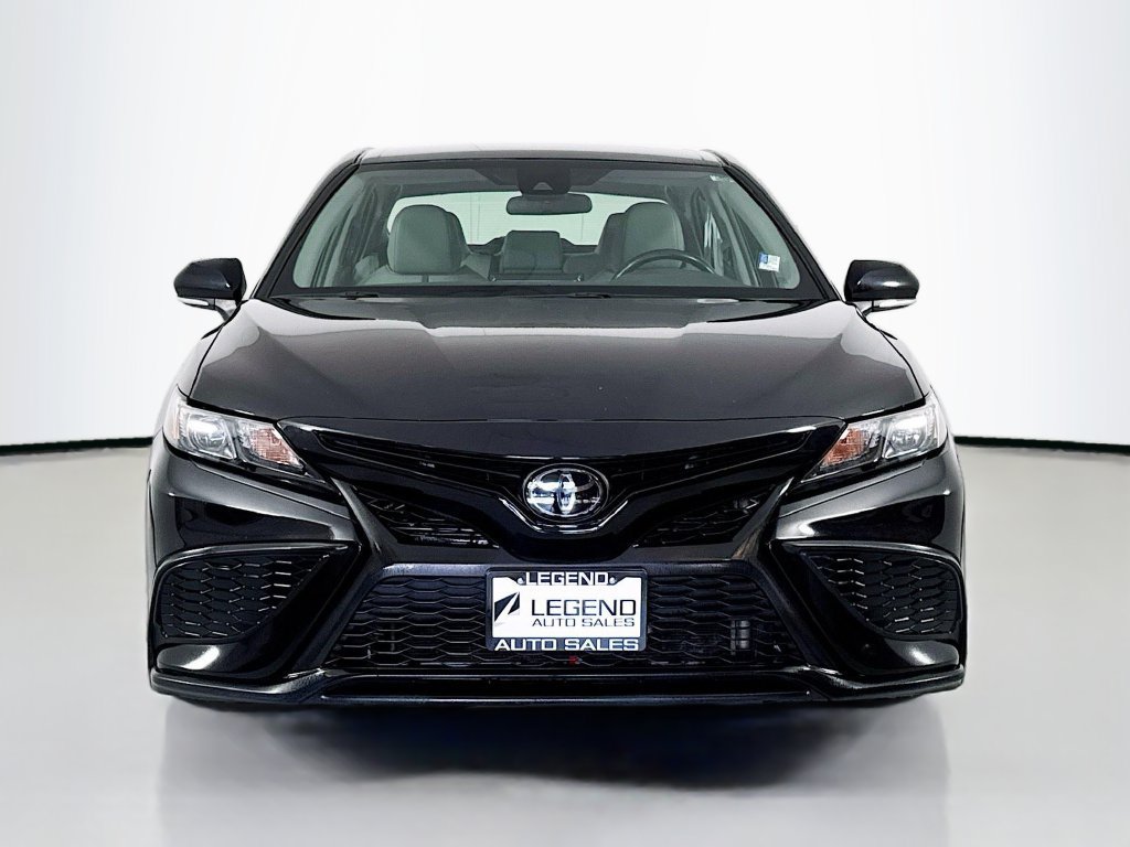 Used 2023 Toyota Camry SE AWD/4WD image 3