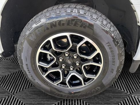 Used 2023 Ford F150 XLT AWD/4WD image 14