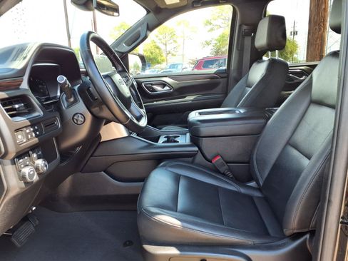 Used 2023 Chevrolet Suburban Z71 w/ Luxury Package AWD/4WD image 21