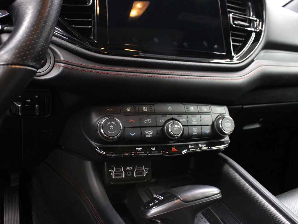 Used 2025 Dodge Durango R/T AWD/4WD image 55