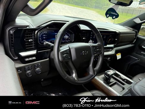 Certified 2025 Chevrolet Silverado 1500 High Country w/ High Country Premium Package AWD/4WD image 4