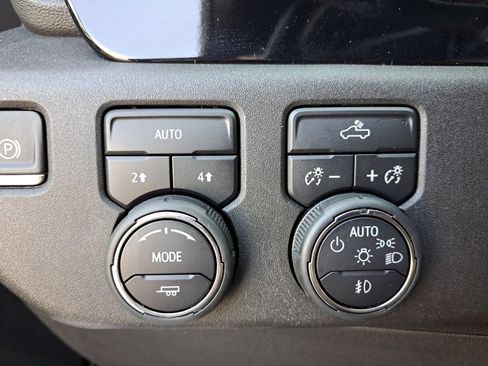 Certified 2023 Chevrolet Silverado 1500 RST AWD/4WD image 33