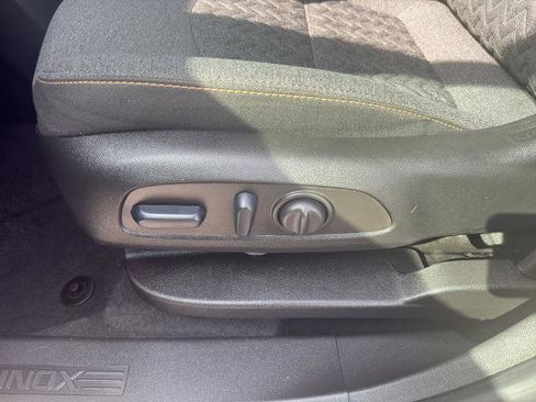 Used 2023 Chevrolet Equinox LT AWD/4WD image 15