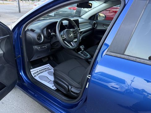 Used 2019 Kia Forte LXS FWD image 7