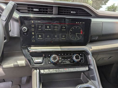 Used 2025 GMC Sierra 2500 Denali AWD/4WD image 10